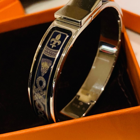 Very Rare Hermes Clic Bracelet in 925 Sterling Silver - Navy Fleur de Lis - PM - Picture 8 of 11